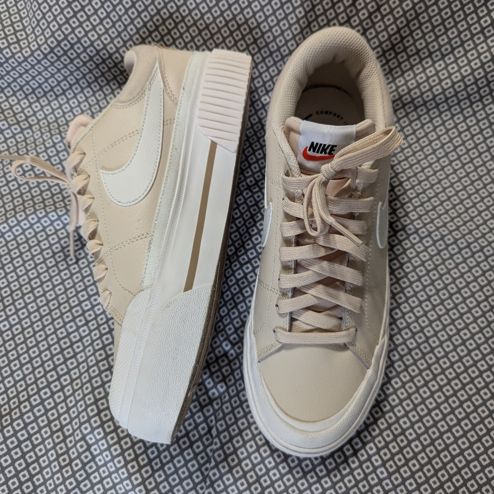 Nike Court Legacy Lift